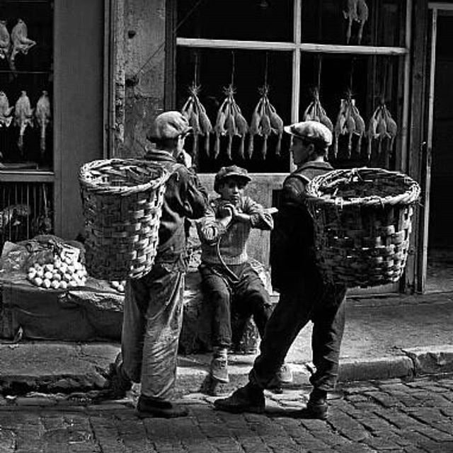 Ara-Guler-Istanbul-1954...-@dizifilmkareleri-@dovmesanati-@acayipgercekler-@lafsokarim.jpg