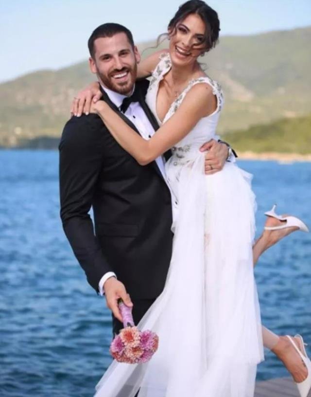 survivor-in-eski-yarismacisi-ezgi-avci-14420901_6420_m.jpg survivor-in-eski-yarismacisi-ezgi-avci-14420901_6420_m.jpg