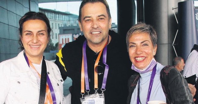650x344-sarkici-deniz-arcak-gorucu-usulu-evlendim-1633021350519.jpeg